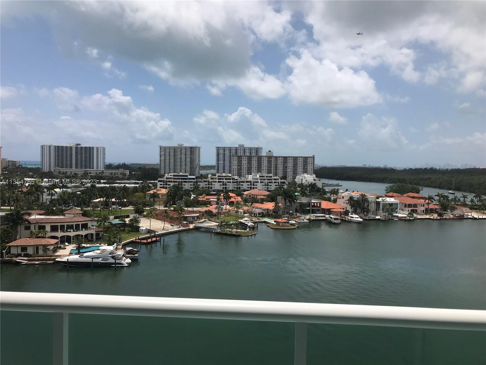 Spectacular apartment with amazing views from every room. This 3 bedroom/ 2.5 bathroom unit comes wi
