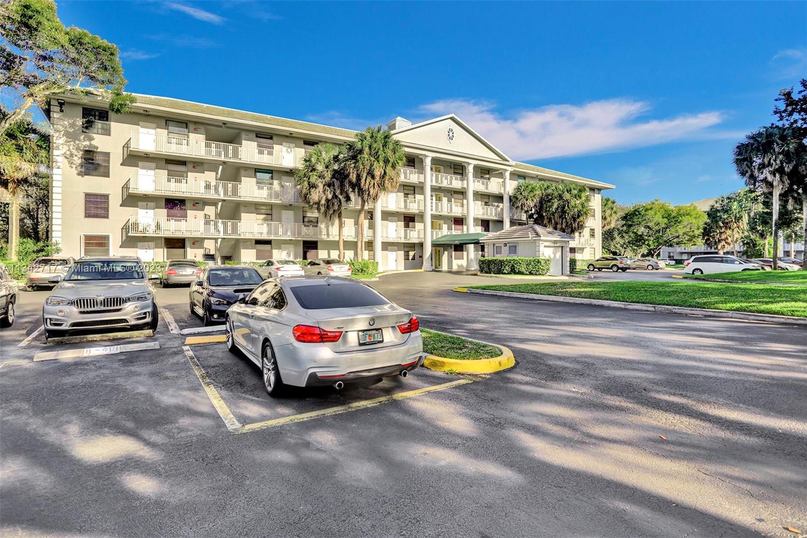 Photo of 1516 Whitehall Dr #105 in Davie, FL