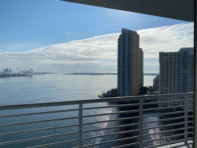 One Miami | Line Rarely For Sale | 3Bed 2Bath Corner Unit | 21st Floor | Stunning Views. Walk out to