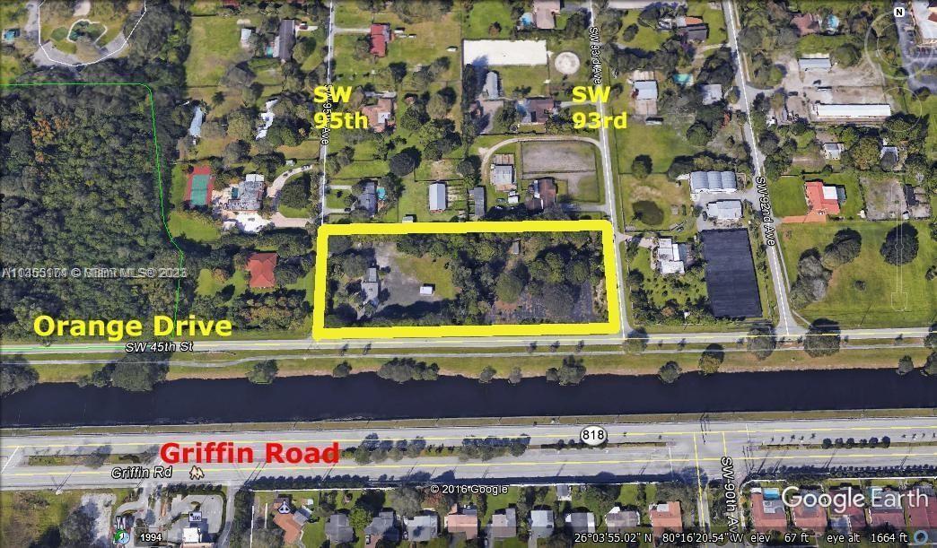 Photo of 4450 SW 95th Ave in Davie, FL