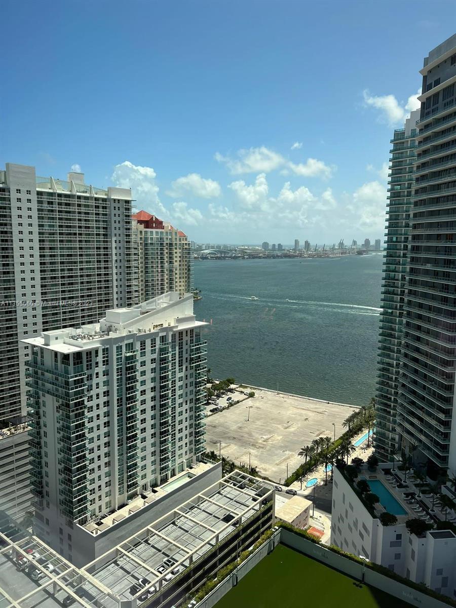 1/1 with No rental restrictions Airbnb allowed located right in the heart of the Brickell, the build