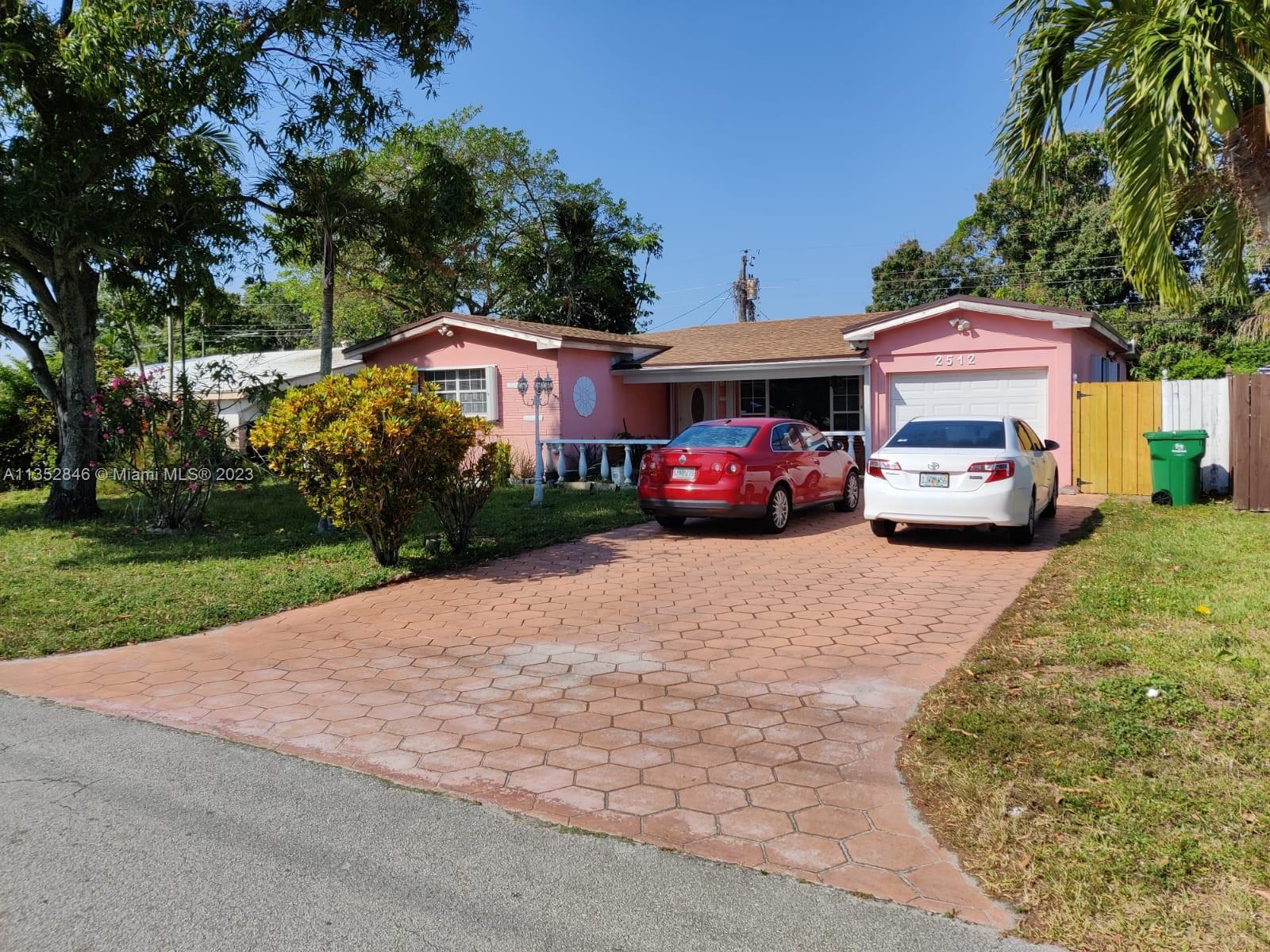 Photo of 2512 Everglades Dr in Miramar, FL