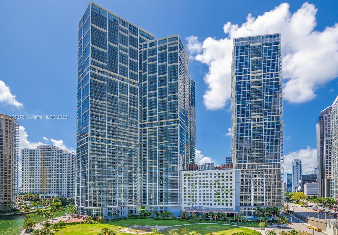 Located in the heart of Brickell/Downtown this 1 bedroom 1 bathroom condo is tastefully furnished an