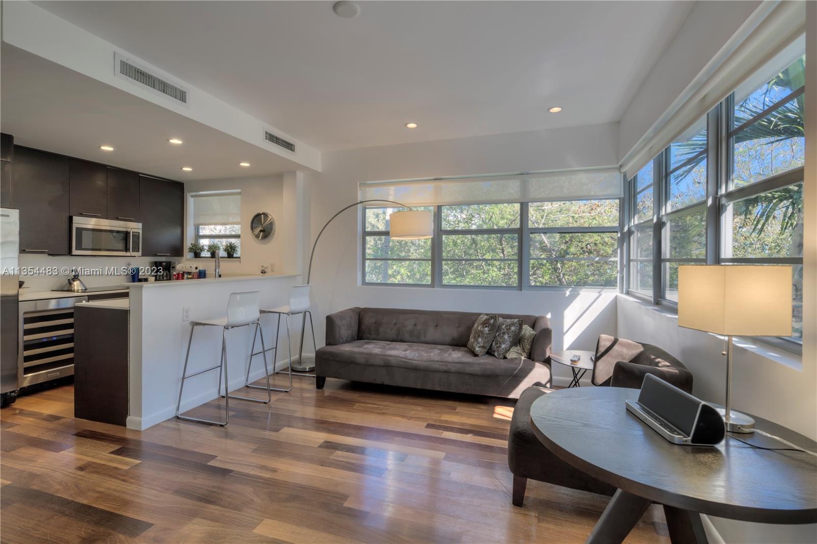 Modern boutique style Art Deco living in the heart of South Beach. This fully furnished 1 bedroom co
