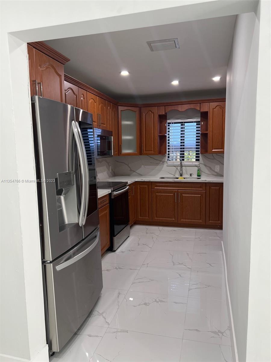 Photo of 1301 NW 99th St in Miami, FL