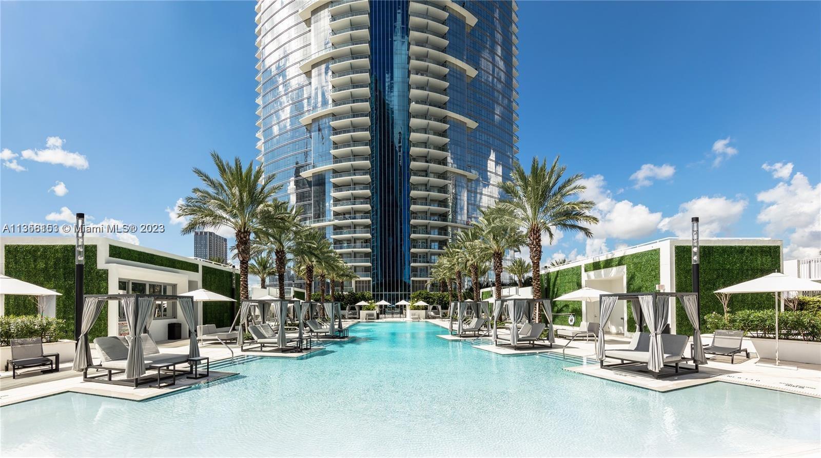 1 BED - 2 BATH 1254SQF LOCATED IN THE EPICENTER OF FASHION, ART, AND RESTAURANTS OFFERING BEST AMENI