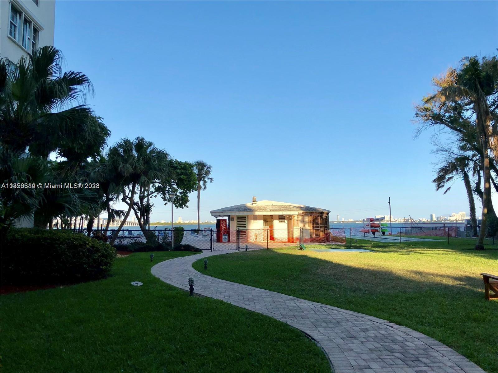 Opportunity is Knocking, Amazing Direct waterfront unit over 822 sqft 1 Bed , 1 Bath, Corner unit. 
