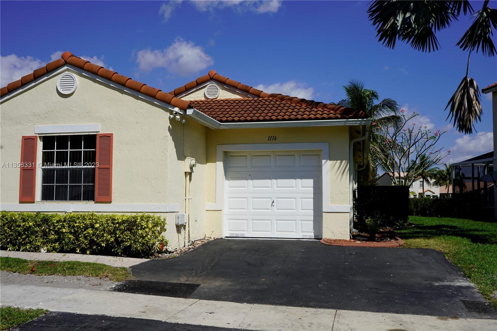 Photo of 1116 SW 180th Ter in Pembroke Pines, FL