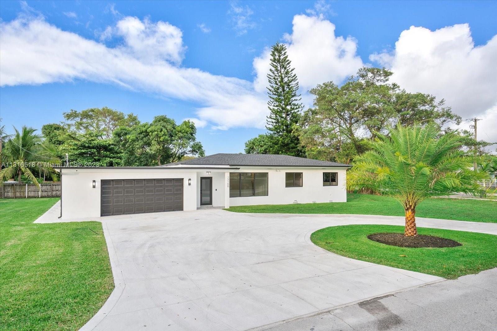 Photo of 13100 N Miami Ave in Miami, FL