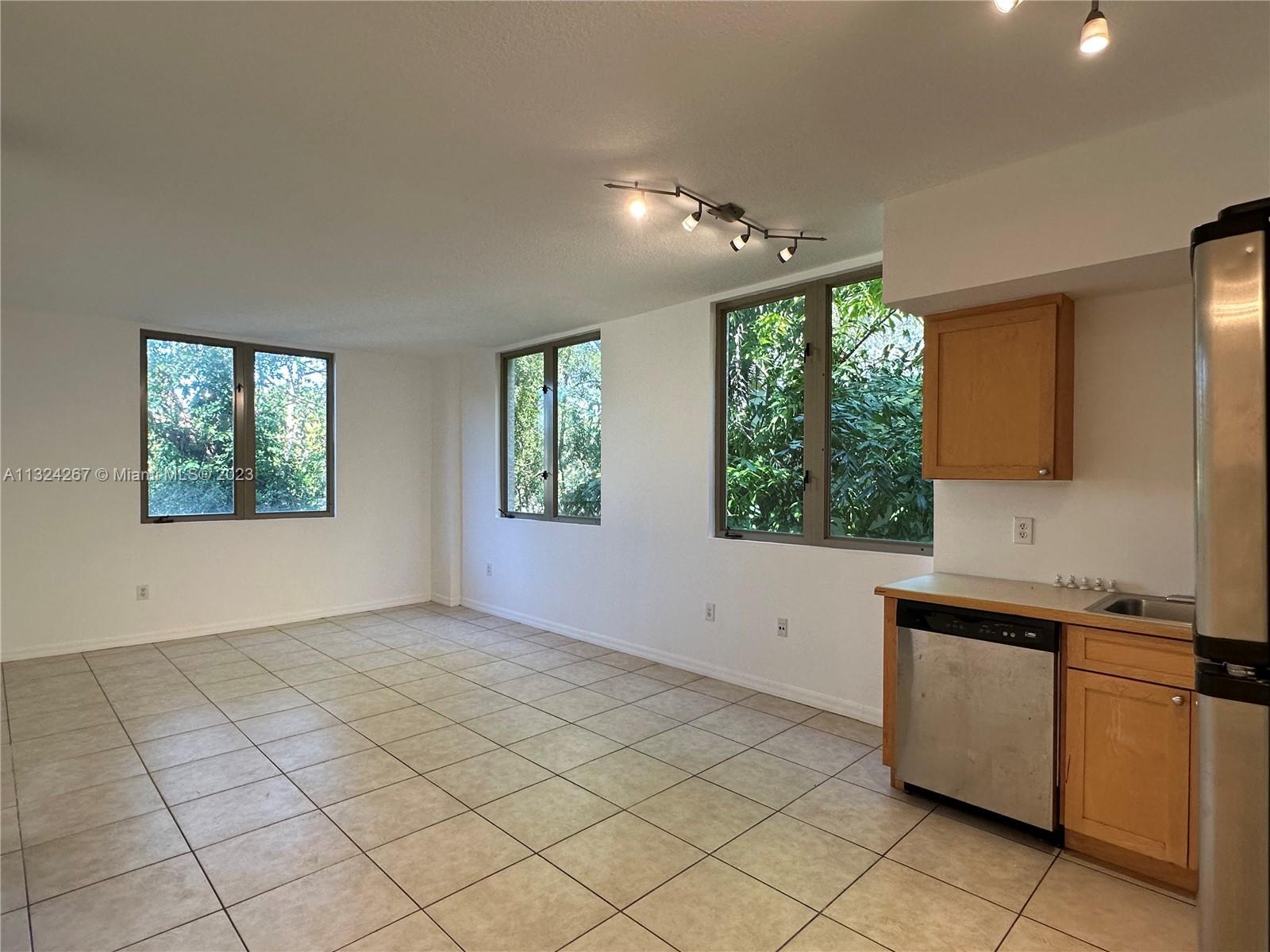 Photo of 2630 SW 28th St #13 in Miami, FL