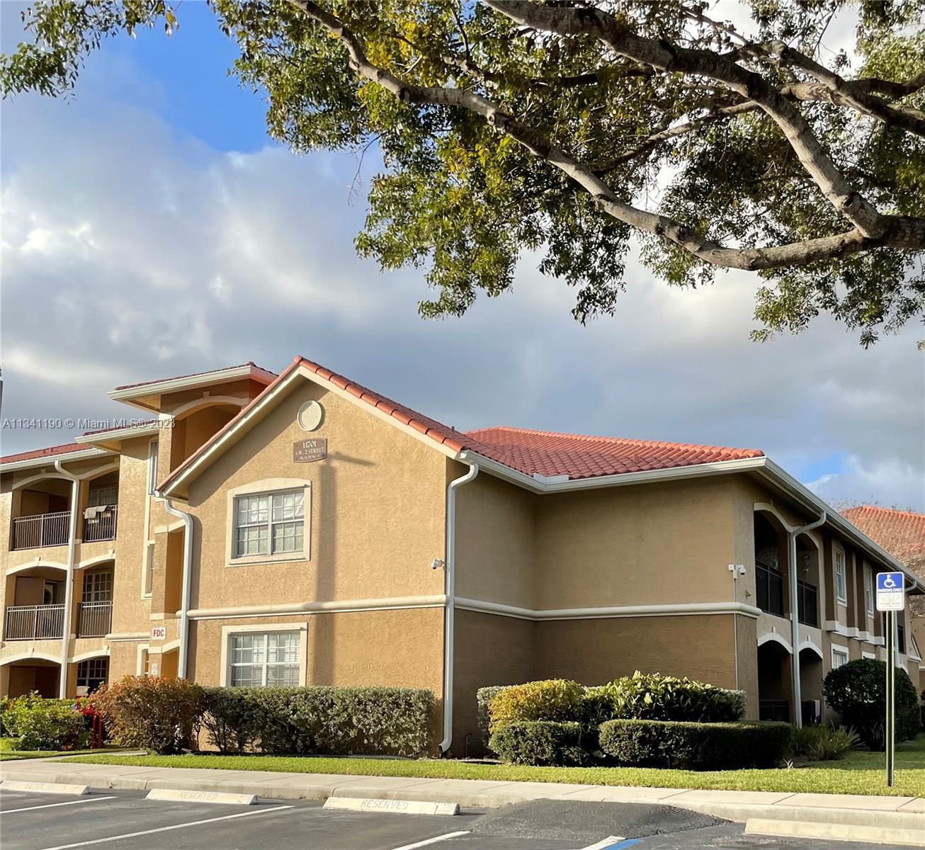 Photo of 11701 SW 2nd St #5306 in Pembroke Pines, FL