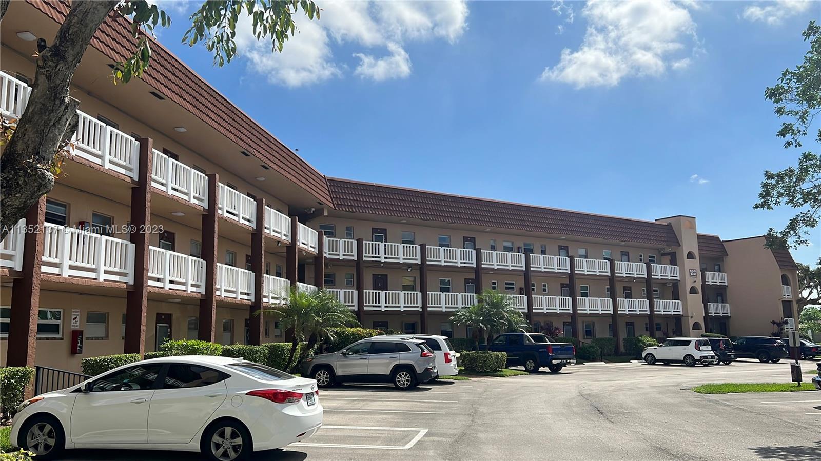 Photo of 9340 Sunrise Lakes Blvd #309 in Sunrise, FL