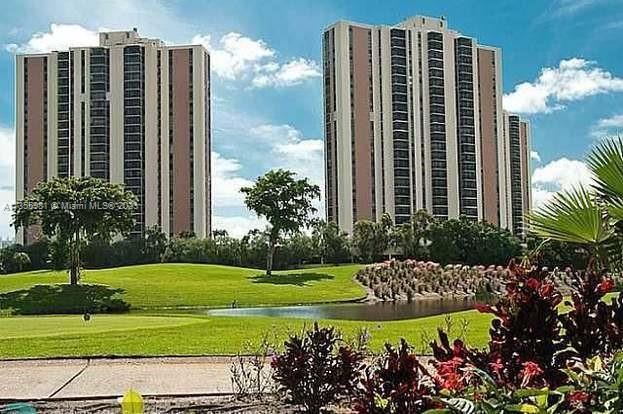Beautiful Panoramic Turnberry Isles Country Club of Aventura golf course, large 2 bedroom & bathroom