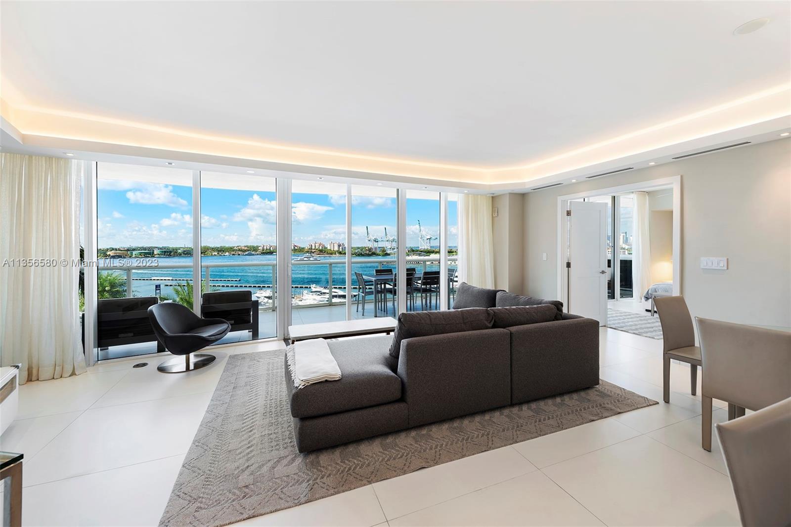 Enjoy incredible water views and Miami city skyline views from 804 at Murano Grande, located in the 