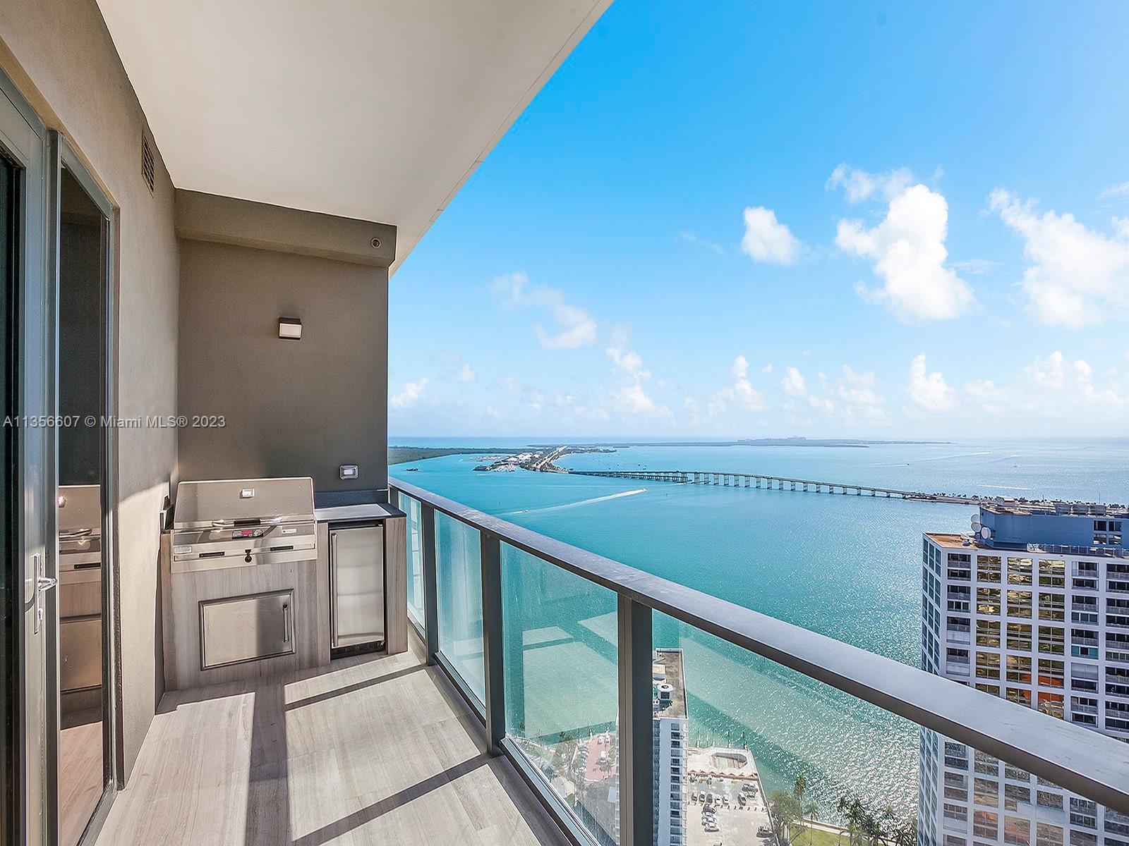 Incredible bay and city views, spectacular 2BED/2.5BATH corner unit at Echo Brickell, a boutique hig