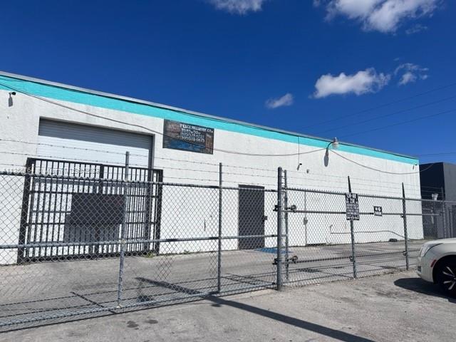 Photo of 3525 NW 50th St in Miami, FL