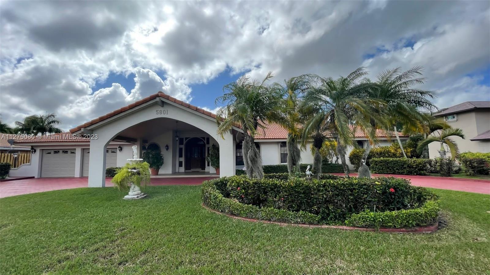 Photo of 5801 Castlegate Ave in Davie, FL