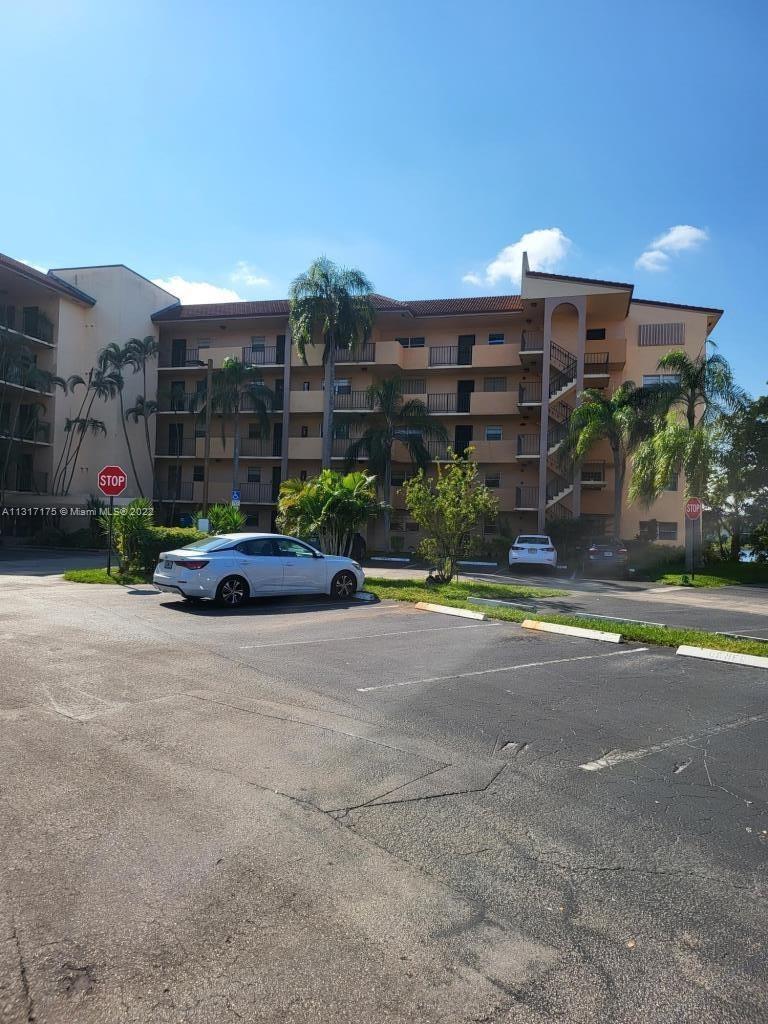 Photo of 3955 N Nob Hill Rd #111 in Sunrise, FL