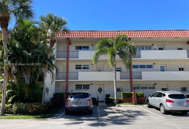 Photo of 9811 N Hollybrook Lake Dr #205 in Pembroke Pines, FL
