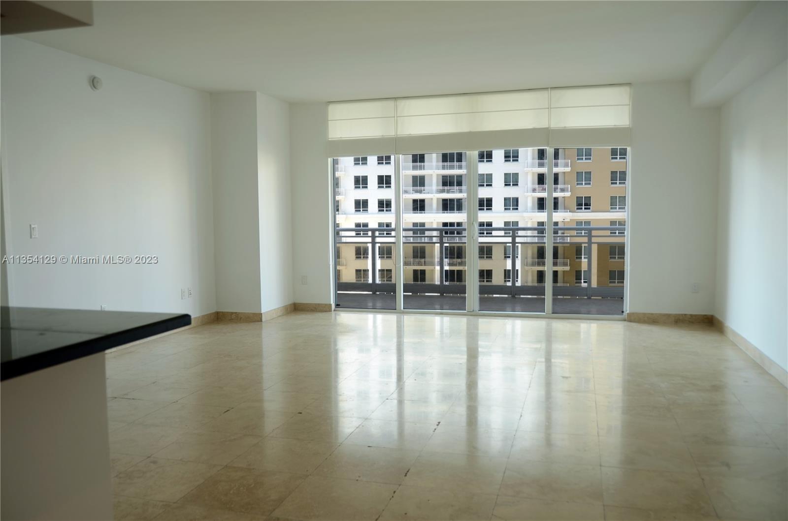 This perfectly designed unit is located at the elegantly designed Carbonell Condominium in Brickell 