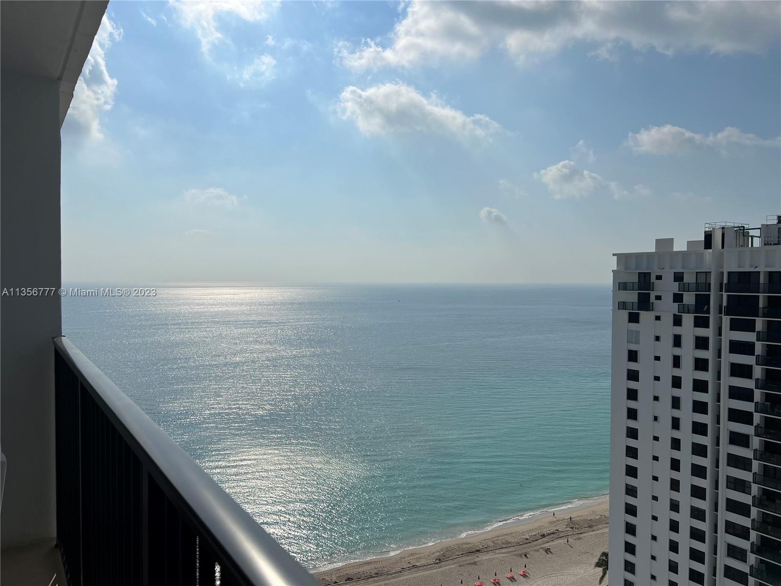Penthouse 2/2  with desirable South exposure. Largest balcony in the building with panoramic ocean a