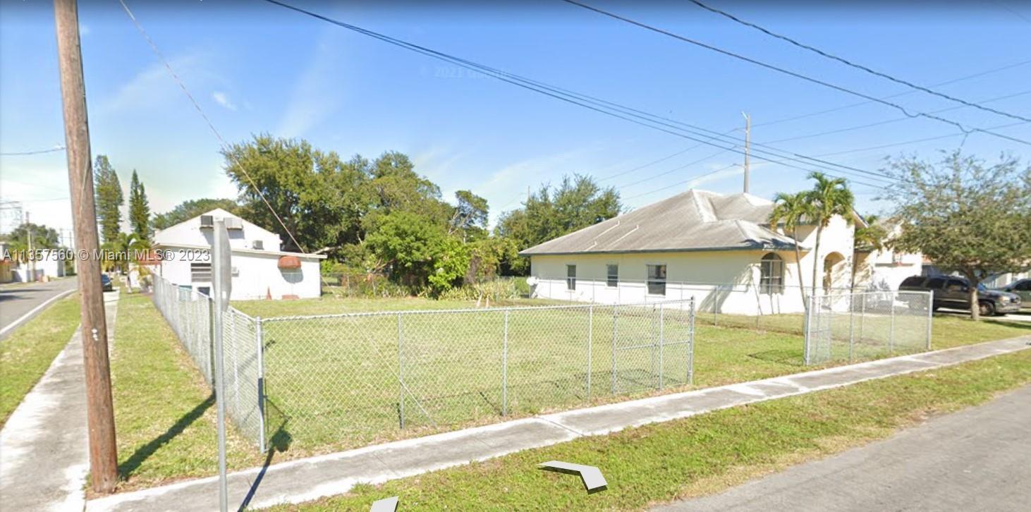 Photo of 310 NW 5th Ave in Dania Beach, FL