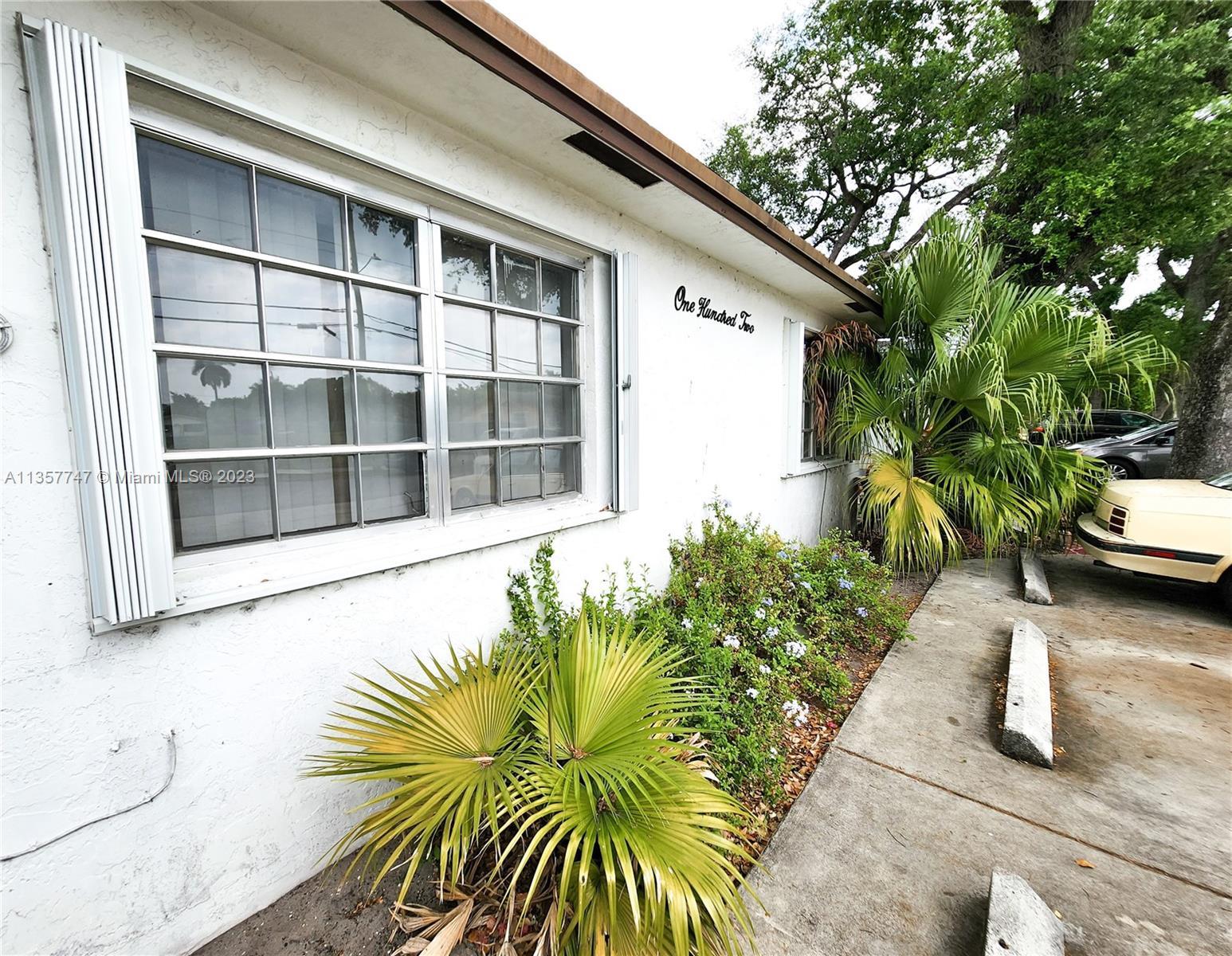 *Submit your offer by Tuesday (Mar 21st) 1pm* Opportunity Knocks! Large duplex (4 Bedrooms - 4 Full 