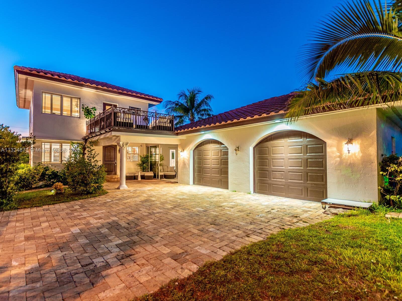 Double Lot Property in Hollywood Beach! Beautiful updated 2-story home w/ new large 2-car garage, in