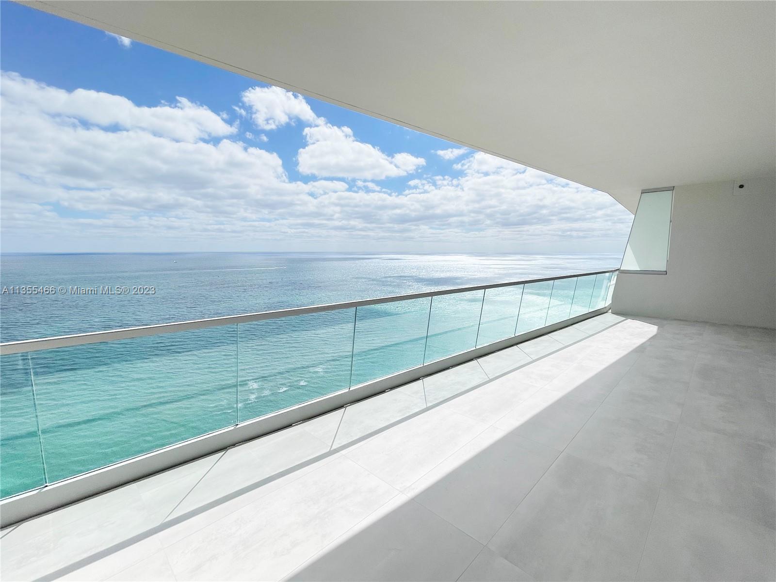 Turnberry Ocean Club is an ultra high-end oceanfront condominium, offers a blissful living experienc