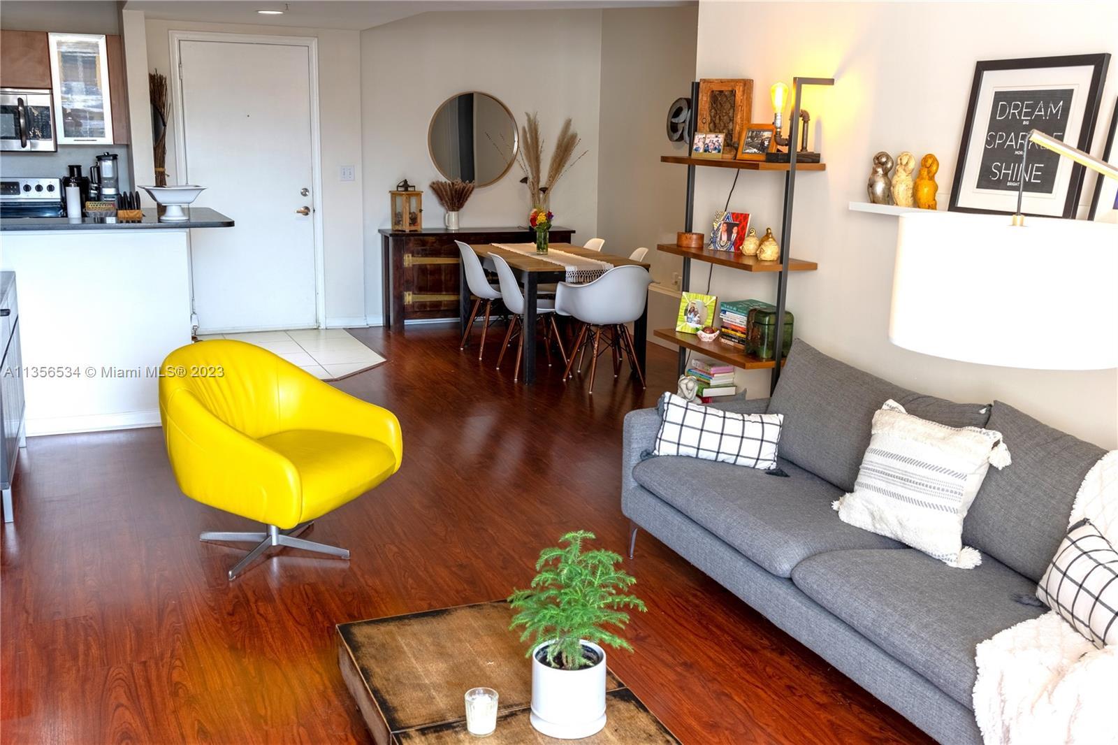 Lovely 2-bedroom/2-bathroom apartment for sale in the heart of Aventura, overlooking the building po