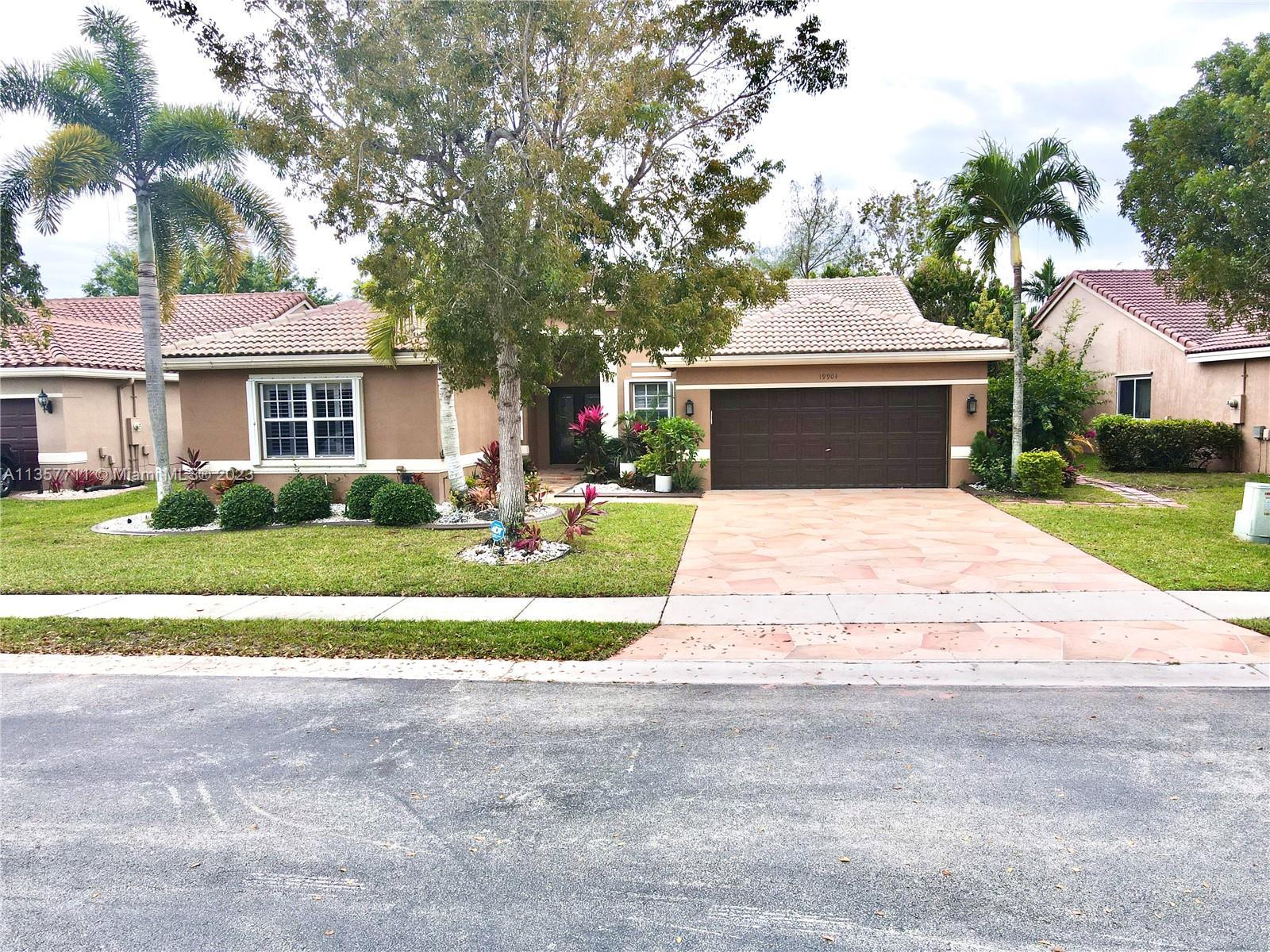 Photo of 19904 SW 7th Pl in Pembroke Pines, FL