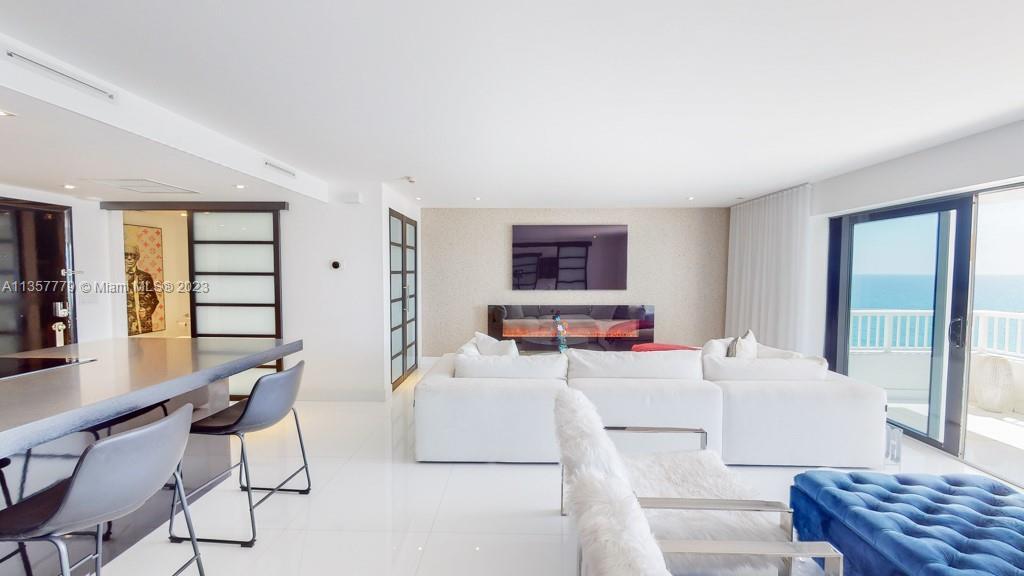BOCA MASTERPIECE! WITH THE USE OF THE FINEST MATERIALS THIS STUNNING CONTEMPORARY CONDO HAS THE LOOK