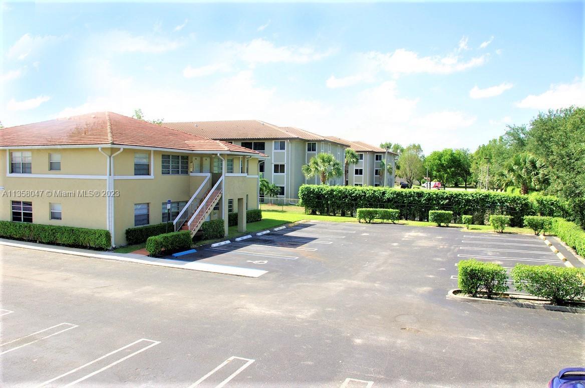 Photo of 808 Twin Lakes Dr #17-F in Coral Springs, FL