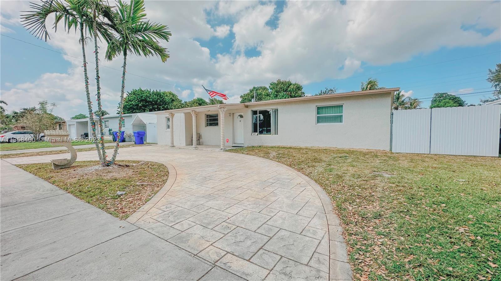 Looking for your dream home in Hollywood, FL? Look no further! This stunning 4-bedroom, 3-bathroom h