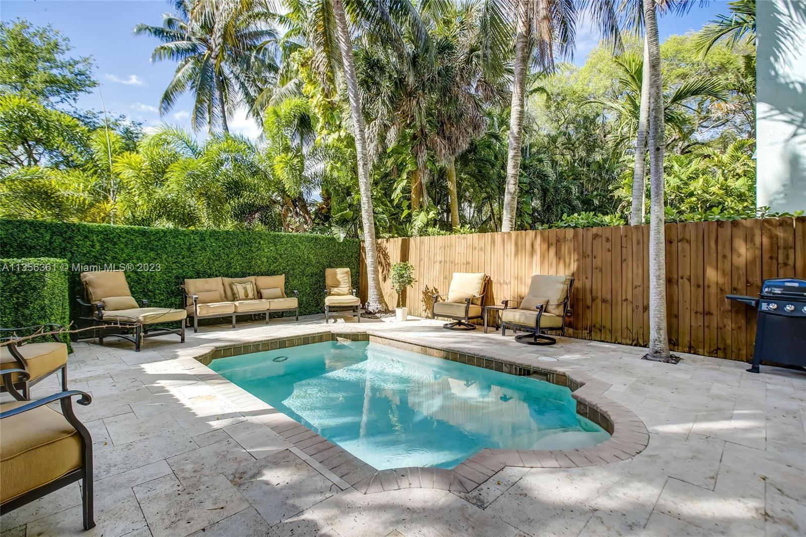 Stunning Key West Style luxury corner unit tri-level home w/ no HOA (no rental restrictions) in down