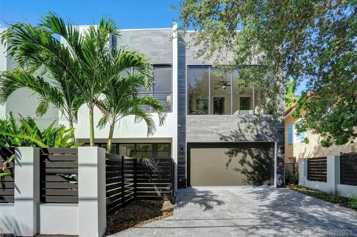 Luxury top of the line home just a few blocks from Las Olas and a short drive to the beach! This hou