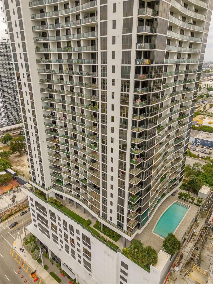 Canvas is a beautiful 37-story luxury building ideally located in the Miami Arts & Entertainment Dis