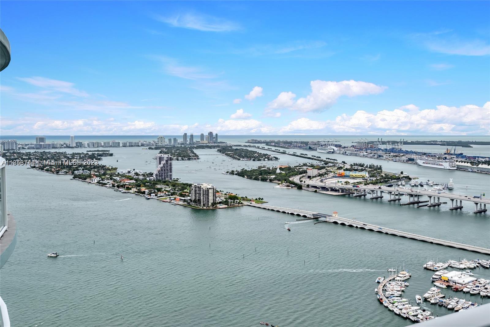 Quantum on the bay # 4603 features spectacular panoramic water views from every window! Completely u