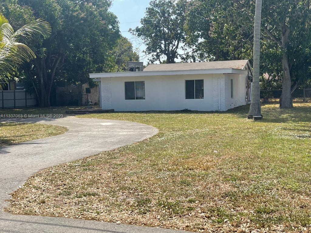 Photo of 28 NE 164th St in Miami, FL