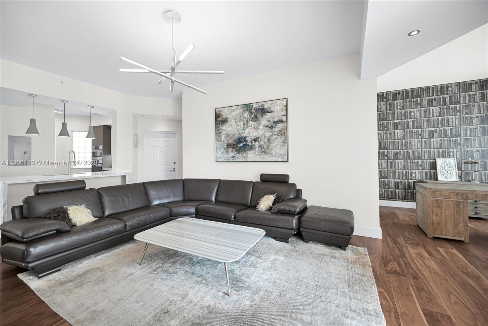 Welcome to The Courts! South of Fifth ( SOFI) South Beach. Penthouse Renovated to high specification