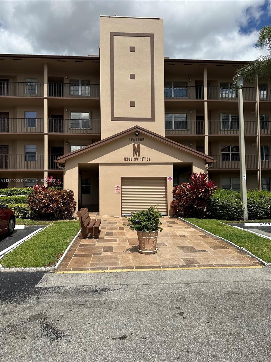 Photo of 12955 SW 16th Ct #405M in Pembroke Pines, FL
