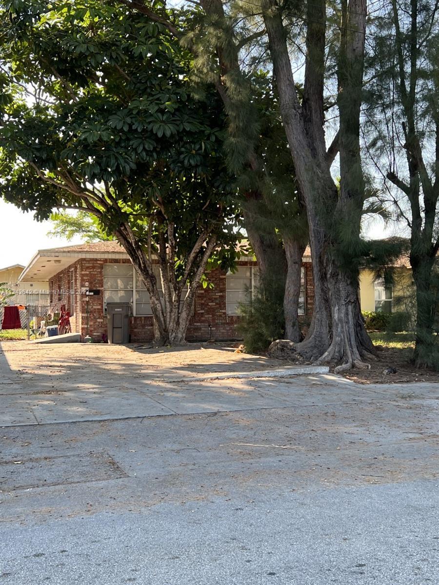 Photo of 2088 SW 57th Ave in West Park, FL