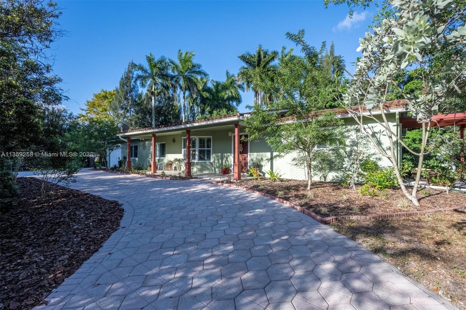 Photo of 4381 SW 100th Ter in Davie, FL