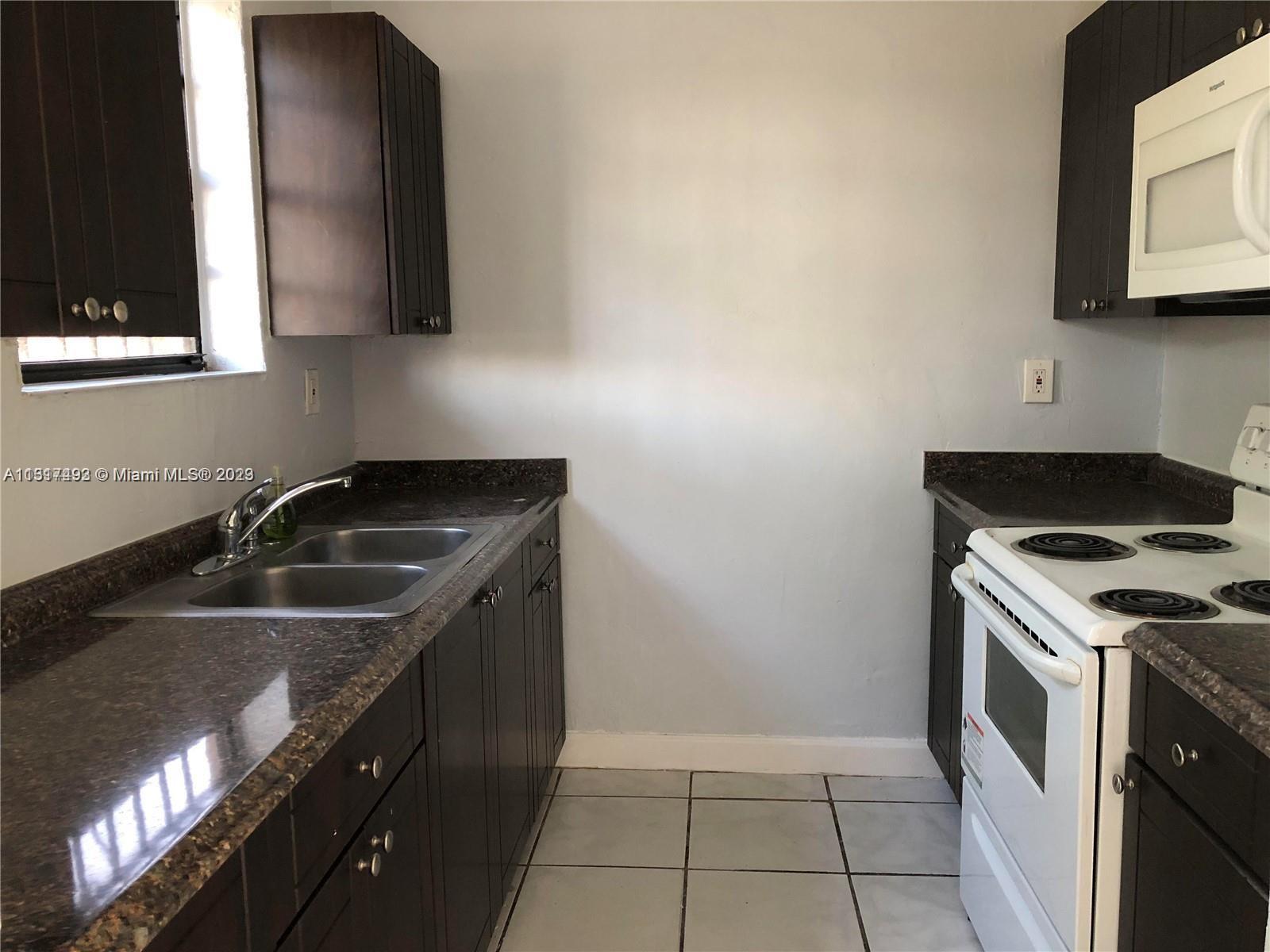 Photo of 913 NW 3rd St in Florida City, FL