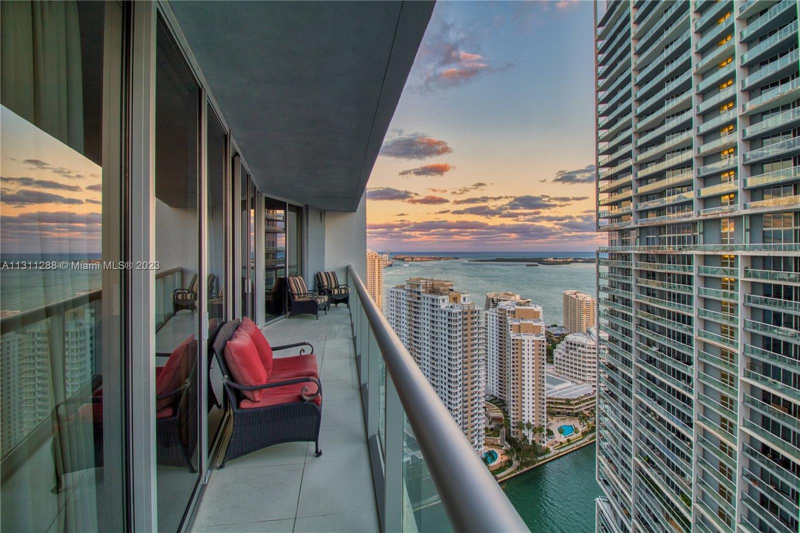 Live limitlessly in the best priced corner 2 bed / 2 bath at Icon Brickell Tower 1 Residences! Step 
