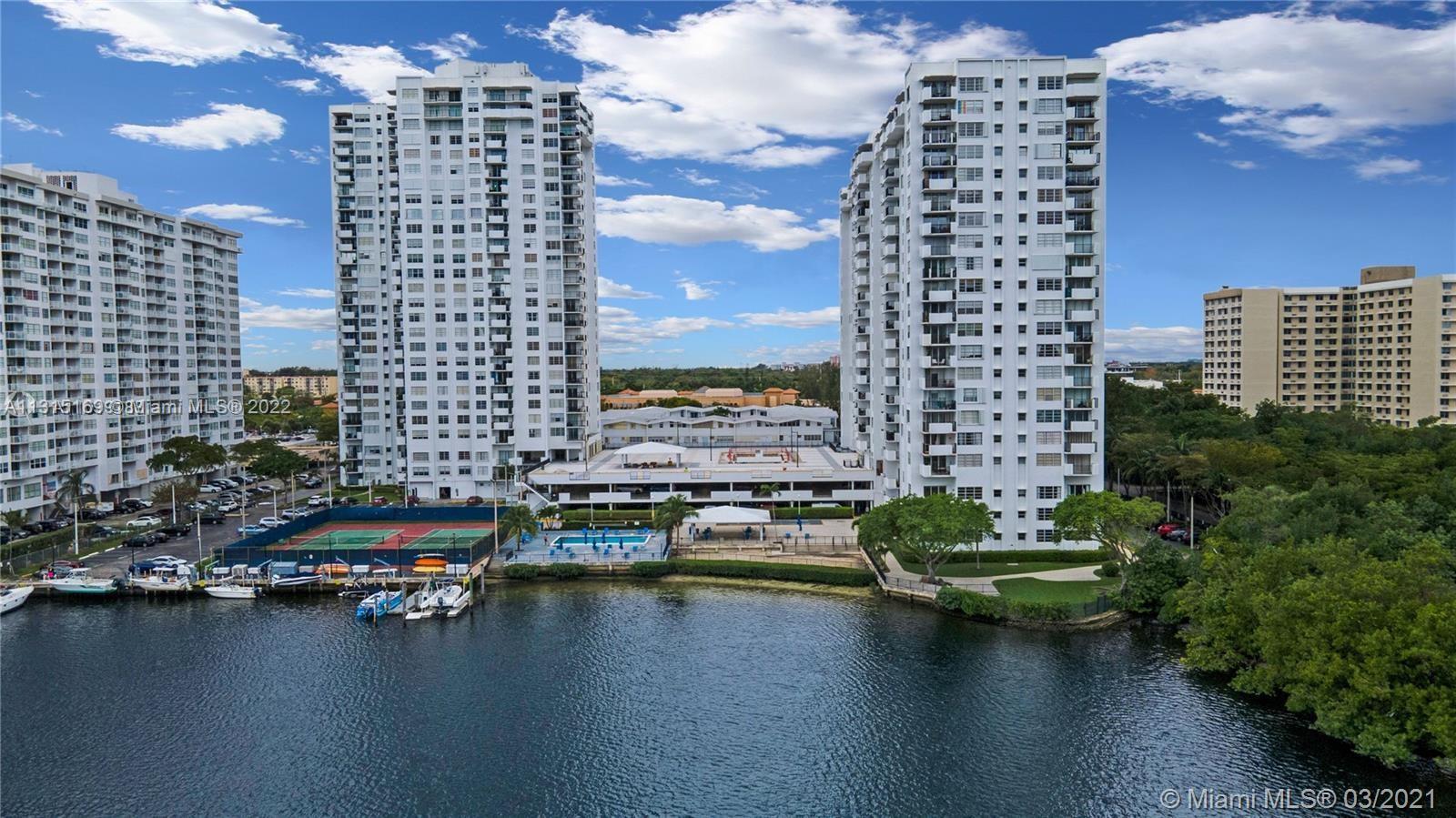 Welcome to Commodore Plaza this beautiful condo with amazing water views from each room. Great Locat