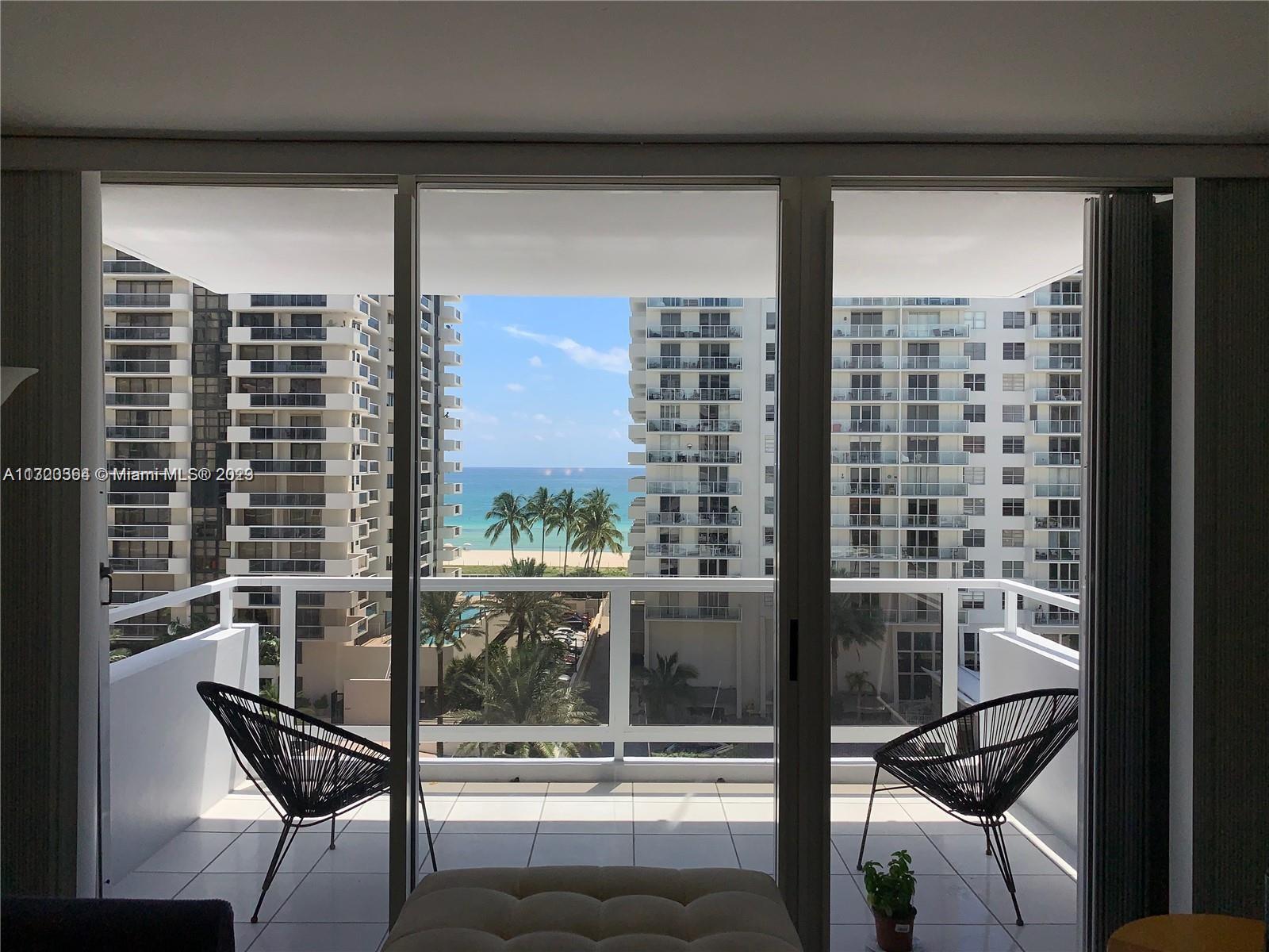 Amazing 2 bedrooms 2 bath unit facing East with a split floor plan. This Miami Beach building has be