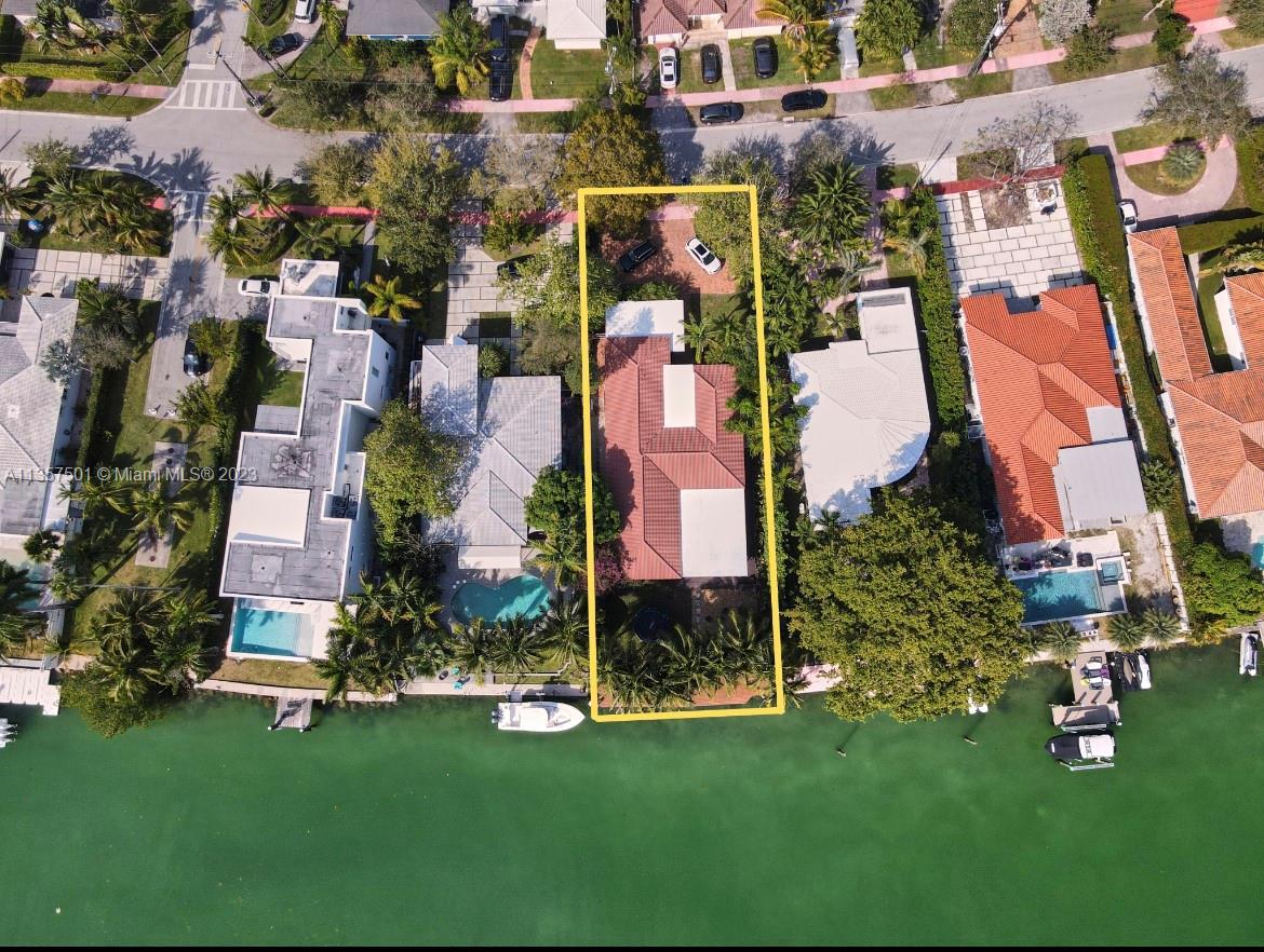 5 bedroom 3 1/2 Bath. Miami Beach Waterfront property located in the sought after gated community in