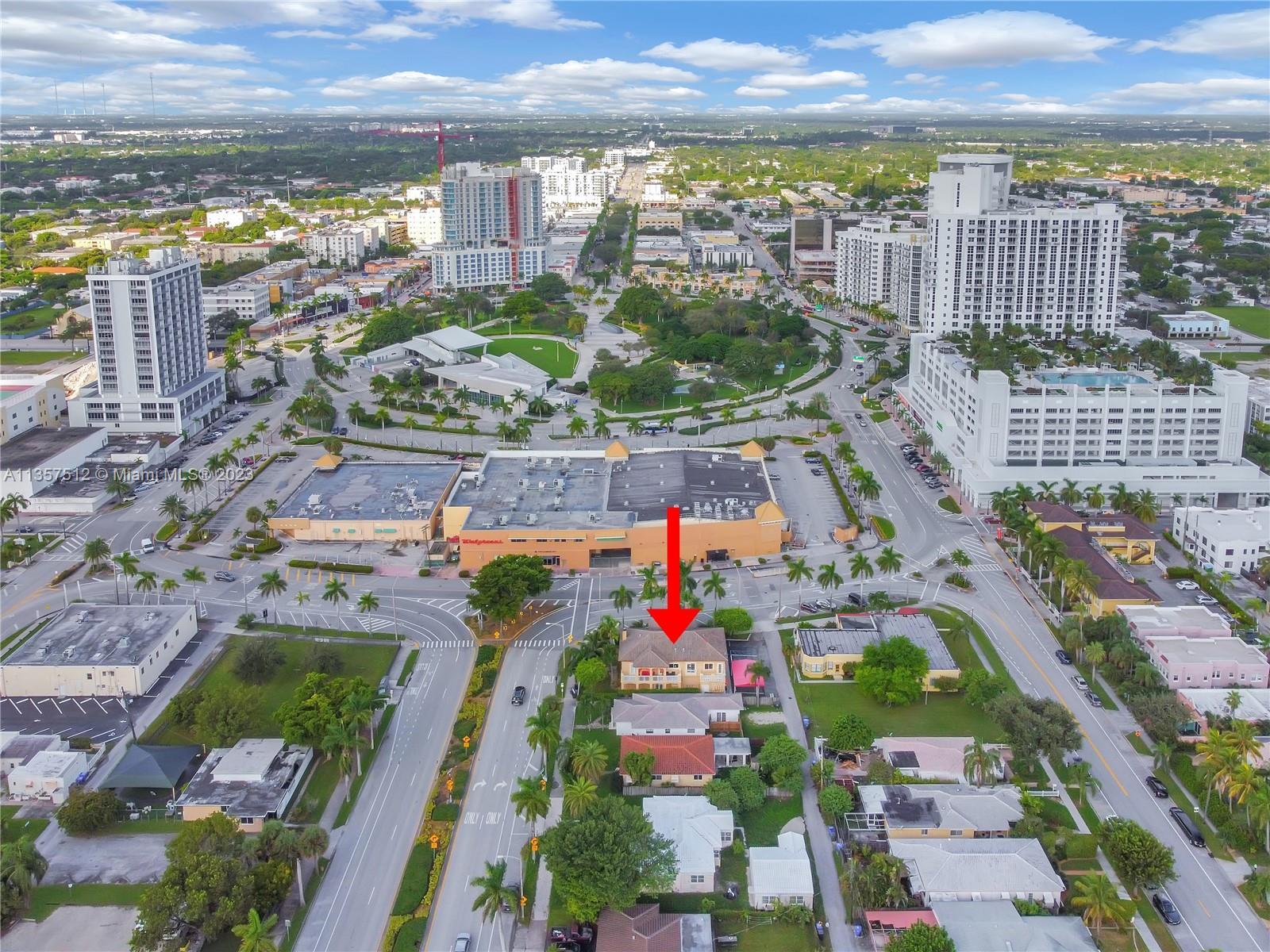 Photo of 1647 Hollywood Blvd in Hollywood, FL