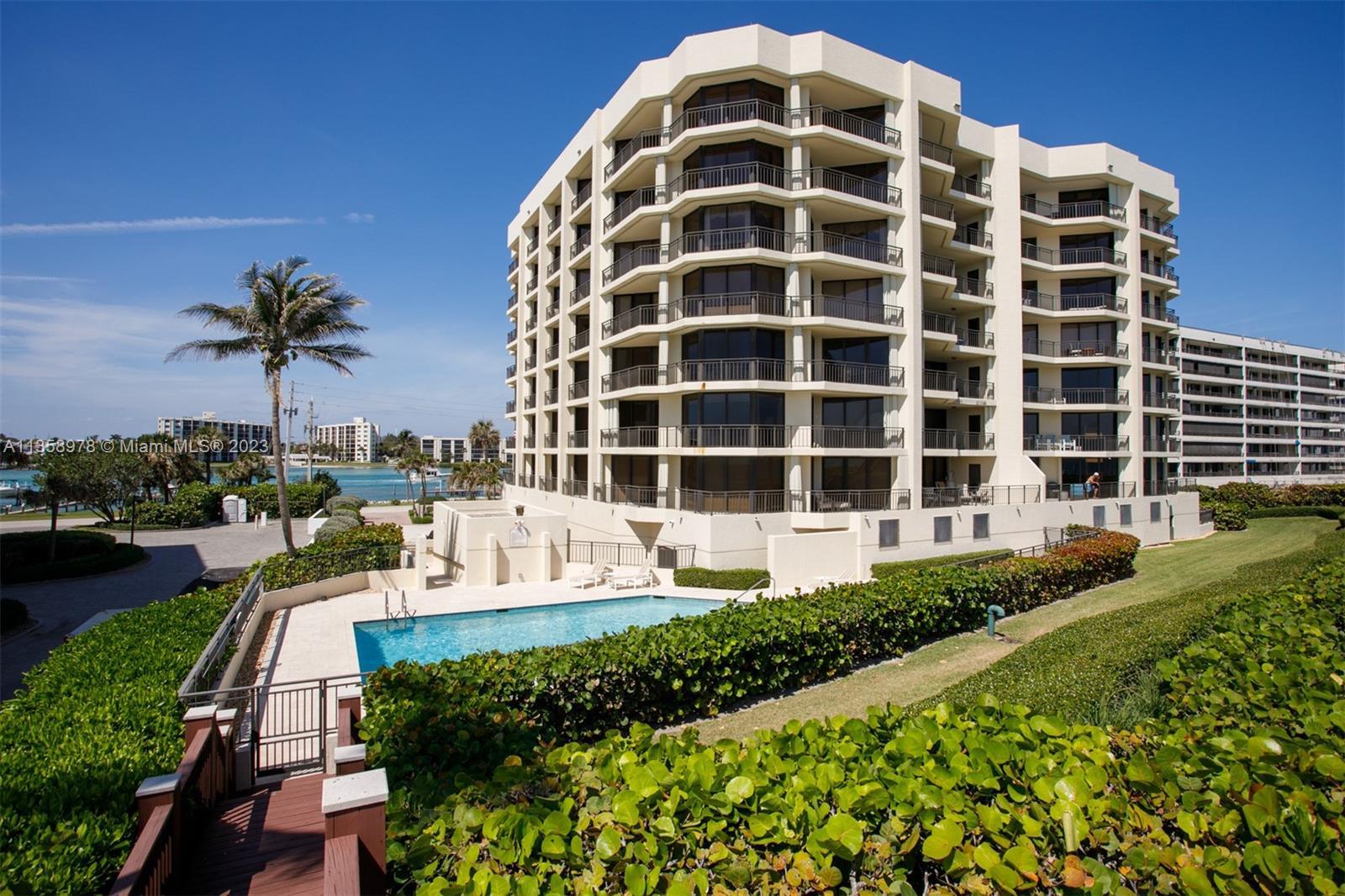 Landfall is a direct Oceanfront Jupiter Island condominium.  Escape & enjoy the seaside lifestyle in